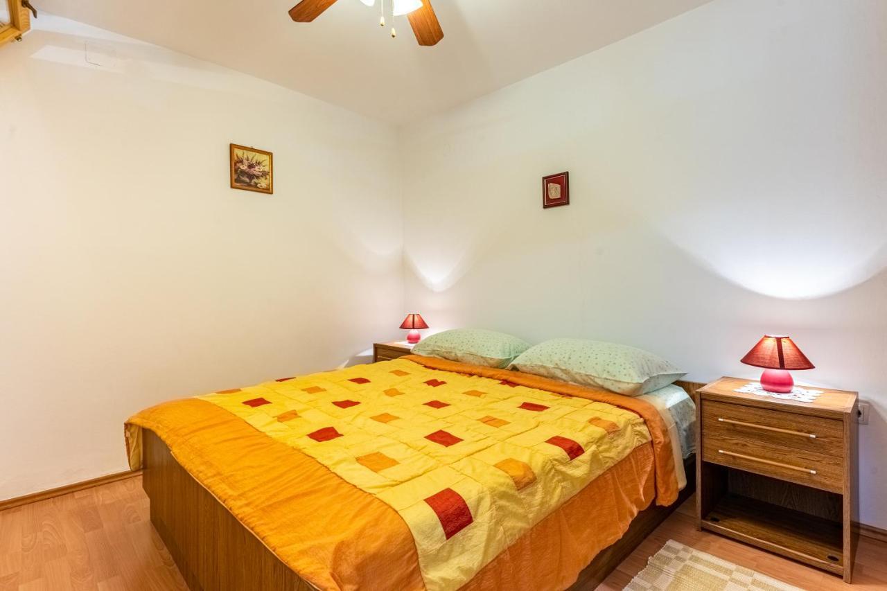 Kovacine Apartment Cres Kültér fotó