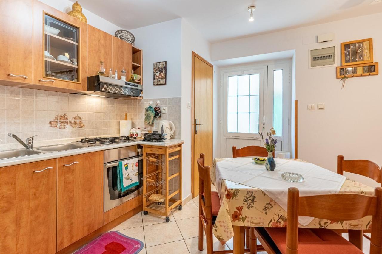 Kovacine Apartment Cres Kültér fotó